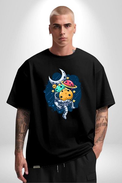 Angemiel Planet Carrying Astronaut Star Collection Adventure Black Oversize Women's Men's Front Printed T-Shirt