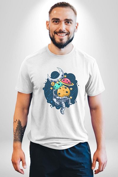 Angemiel تي شيرت مطبوع عليه Planet Carrying Astronaut Star Collection Adventure أبيض كبير الحجم للنساء والرجال