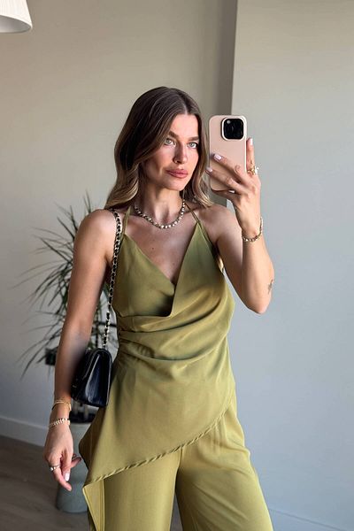 Sue Store Σετ παντελονιού με ασύμμετρη μπλούζα με λαιμόκοψη