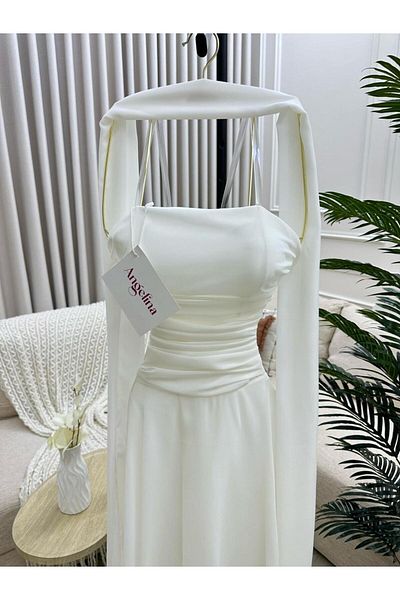 Angelinaa Mayar's dress