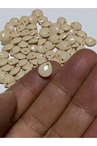 Öztürk Κεντήματα σε χρώμα εκρού, βραδινά φορέματα, κοσμήματα, πλεκτές πλαστικ...