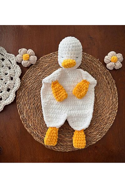yucin "Handmade Amigurumi Duck Sleeping Companion - Plush Organic Toy for Babies" Sleeping Blanket