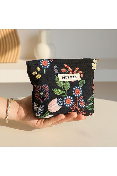 Choice 18 Women's Makeup Bag Small Pink Bow Makeup Lipstick Headphones Storage Bag Portable Coin Purse Comm