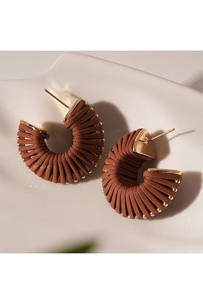 Choice brown Vintage C-shaped Maillard Style Leather Stud Earrings for Women Trendy Minimalist Chunky Hoop