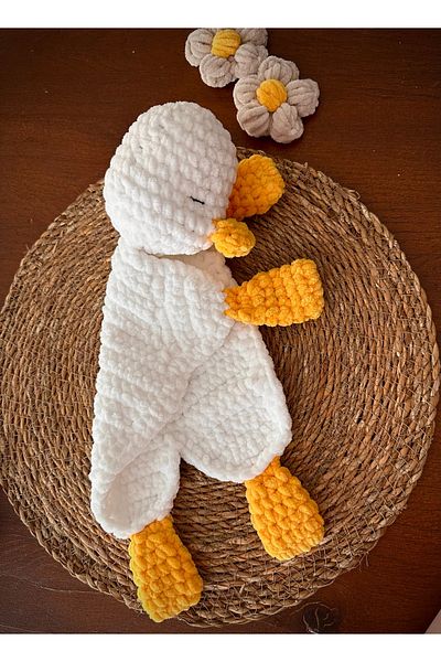 yucin "Handmade Amigurumi Duck Sleeping Companion - Plush Organic Toy for Babies" Sleeping Blanket