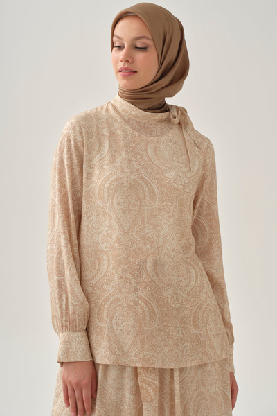 Tuğba Şal Desenli Fular Yakalı Bluz - Bej