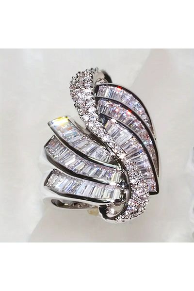 Choice 6 T0375 Huitan New Gorgeous Women Rings For Engagement Wedding Geometric Shaped Sparkling Cubic Zirc