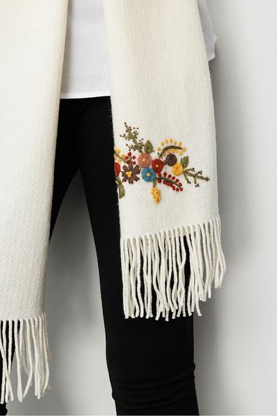 Desen Triko Women's Single Side Rococo Embroidery Embroidered Wool Kaşkol Bone