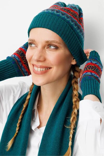 Desen Triko Women's Woolen Kaşkol with Jacquard Tassels on the Edges Early C. E.