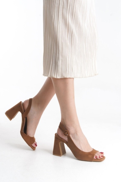 ESSE CO Γυναικεία παπούτσια με λεπτομέρεια με αγκράφα με τακούνι