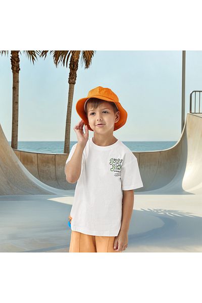 Juniors Graphic Print T-shirt with Short Sleeves