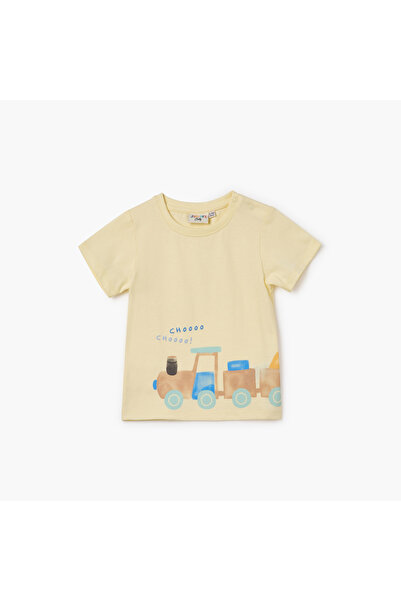 Juniors تي شيرت بطبعة جرافيكية مع زر للإغلاق