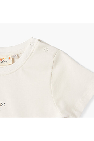 Juniors Graphic Print T-shirt with Short Sleeves