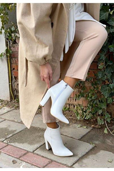 Zerenyus Μπότες με τακούνι Loora White λουστρίνι με φερμουάρ