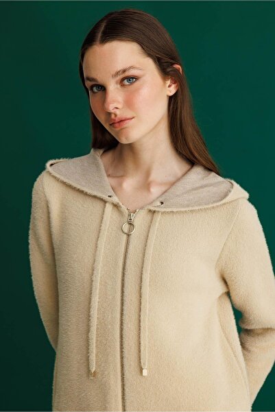 Desen Triko Women's Hooded Pocket Metal Button Aphrodite Knitwear Coat Beige