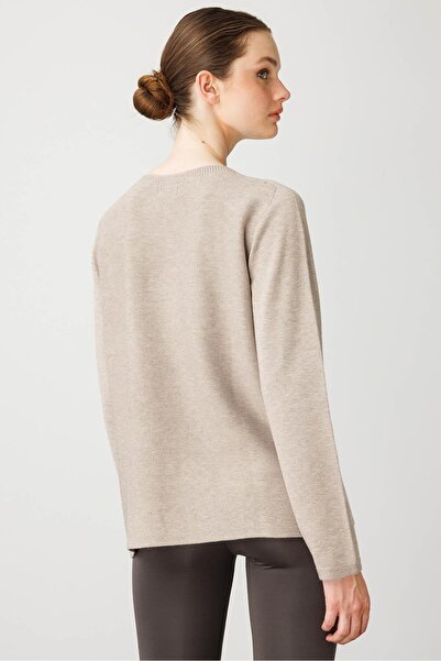 Desen Triko Γυναικείο πουλόβερ με λαιμόκοψη με πέτρα βιζόν