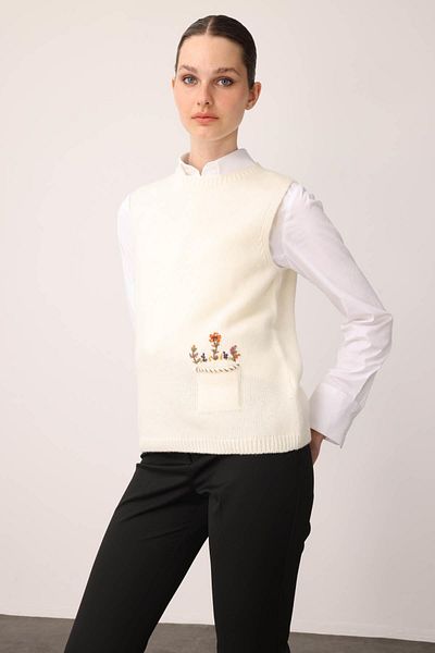 Desen Triko Women's Crew Neck Pocket Top Flower Embroidery Wool Sweater Bone