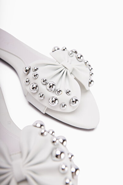 Limoya Papuci pentru femei Dotty White Kabara cu fundă cu știfturi Produs de oportunitate