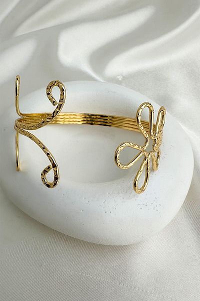 Modex Gold Color Clover Flower Detail Adjustable Arm Accessory (Diameter: 9cm)