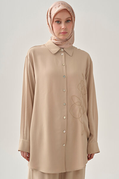 Tuğba Nakışlı Düşük Kollu Gömlek - Bej