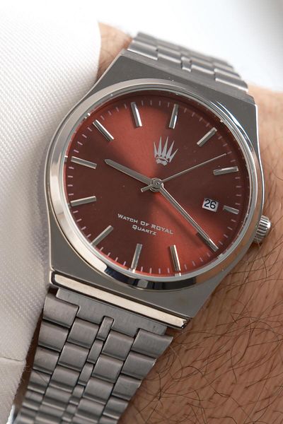 WATCHOFROYAL Virtus Classic Time Silver Red Wristwatch