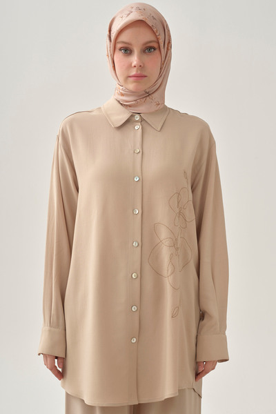 Tuğba Nakışlı Düşük Kollu Gömlek - Bej