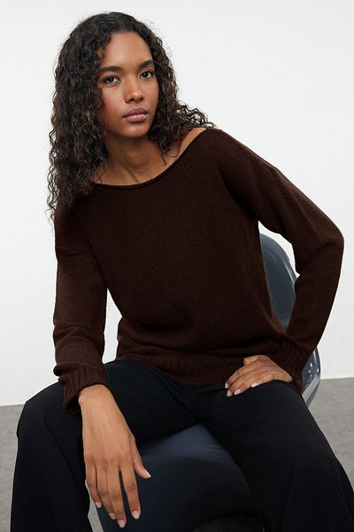Trendyol Collection Кафяв вълнен трикотажен пуловер с деколте тип лодка TWOAW25KZ00010