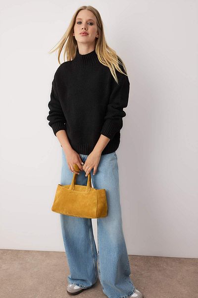 Trendyol Collection Pulover negru cu textura moale, gros, cu gâtul turn, tricotaje TWOAW24KZ00290