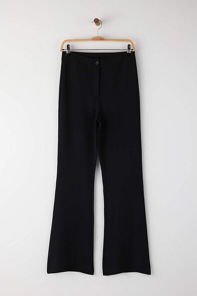 Trendyol Collection Pantaloni țesuți cu picior spaniol negru TOFAW19BB0581