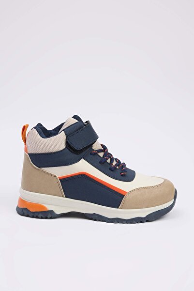 TRENDYOL SHOES Námořnická modrá Color Block Velké chlapecké dětské trekingové boty s detailem na suchý zip TAKAW26BO00004