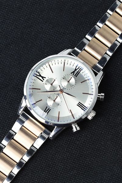 Leerybee Silver Color Steel Strap Unisex Wristwatch