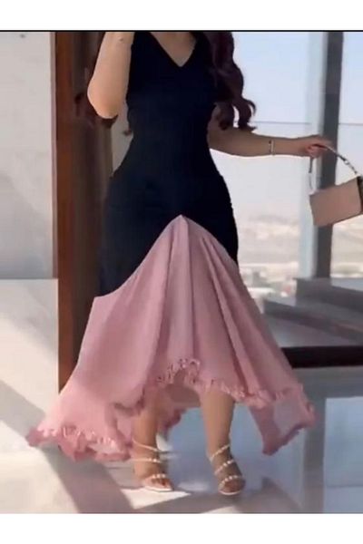 Nice Model Two-Tone Crepe Dress V-Neck Ruffle Side Panel Asymmetrical Skirt Evening Wear Feminine