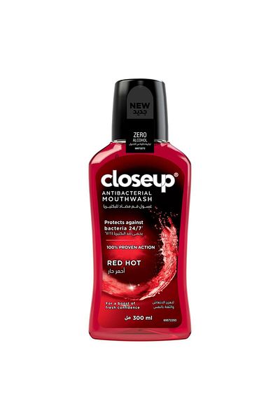 Closeup غسول الفم المضاد للبكتيريا ريد هوت 300 مل، نفس منعش لمدة 12 ساعة وحماية من البكتيريا بنسبة 99%