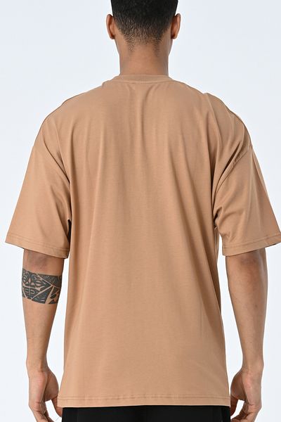 AMAZING CRASH Μπλουζάκι Unisex με στάμπα σε καφέ λαιμόκοψη