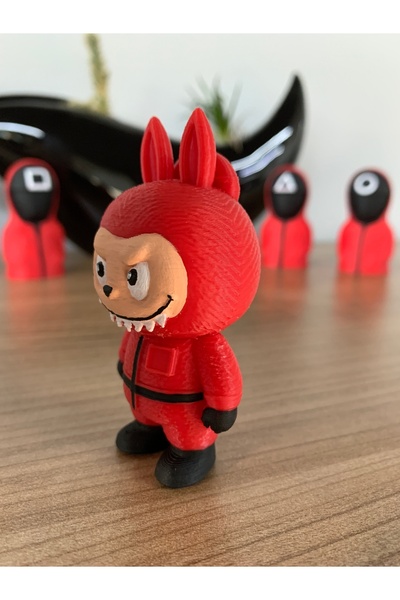 Root Made Labubu Squid Game Kıyafetli Minik Figür Kırmızı Labubu Halkalı