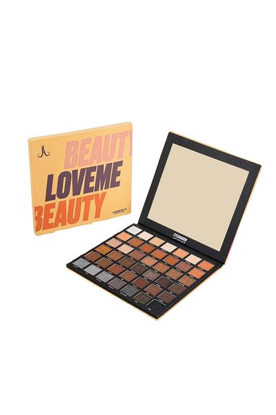 LOVEME BEAUTY Display of four luxurious and elegant eyeshadow palettes in all colors and modern designs 4*42, each palette has 42 colors