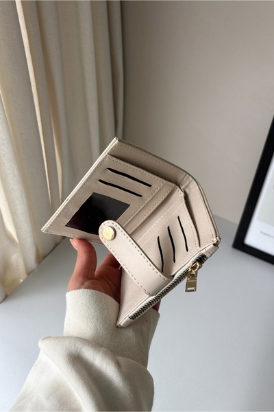 Yuka Atelier Πορτοφόλι Ruby μεσαίου μεγέθους από συνθετικό δέρμα με καπιτονέ λεπτομέρεια