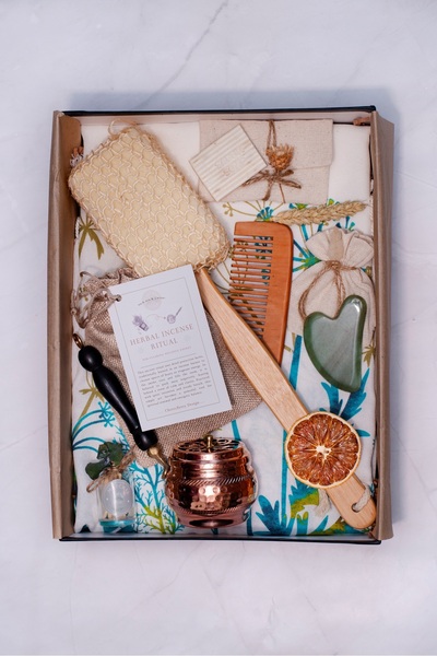 CherryBerry Design Deluxe Hamam Hediye Kutusu-Peştemal, Saplı Lif,Gua Sha,Buh...