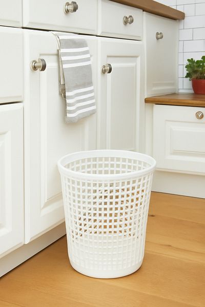 Living Round Plastic Waste Bin with Ventilated Design – Lightweight Trash Can for Home