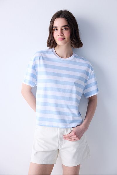 Penti Tricou crop cu mânecă scurtă cu dungi albastre