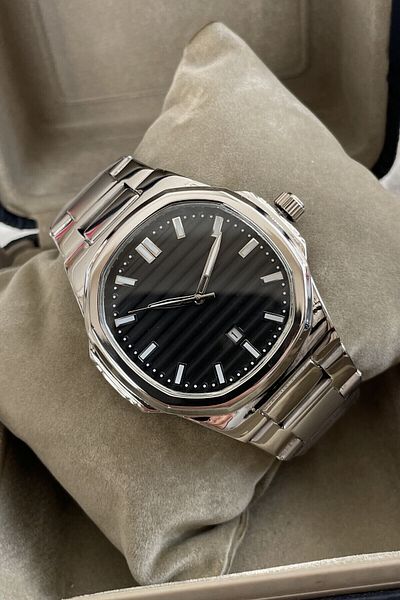 Leerybee Premium Men's Watch with Exclusive Box - Reflect Your Originality with Original Designs