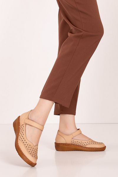 Gondol Women's Genuine Leather Closed Front Comfortable Sandals Pyt.5100