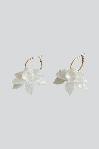 stravis Gold Hoop Flower Earrings