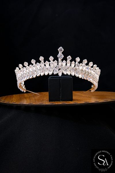 SimgeAksesuar Crystal Stone Fashionable and Elegant Bridal Tiara