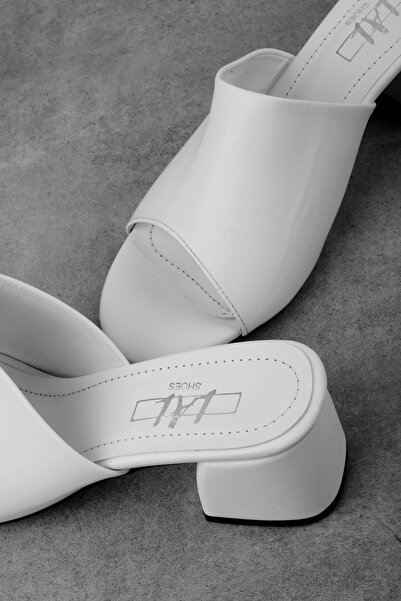 Lal Shoes & Bags Papuci de damă colorați cu toc Movement-alb