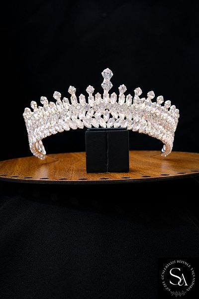 SimgeAksesuar Crystal Stone Fashionable and Elegant Bridal Tiara