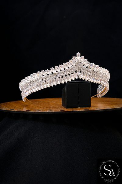 SimgeAksesuar Crystal Stone Fashionable and Elegant Bridal Tiara