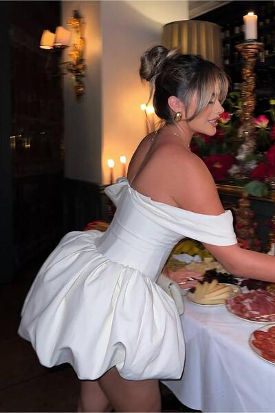 Bikini Mayokini Dünyası Σατέν Φόρεμα με Βαθύ Ντεκολτέ - Λευκό