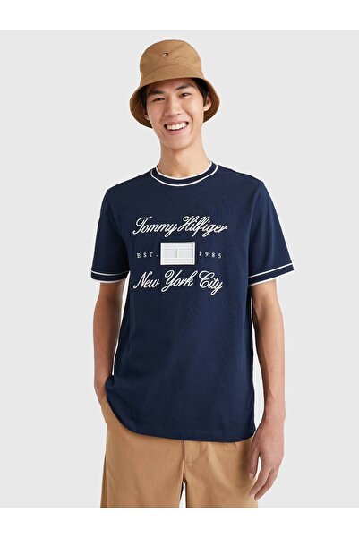 Tommy Hilfiger İşlemeli Script NYC Logolu Tişört