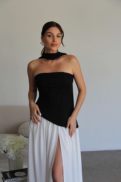 Julidress Rochie premium cu șal alb-negru, cu cravată la spate, din șifon pliat, garnită cu Atlas